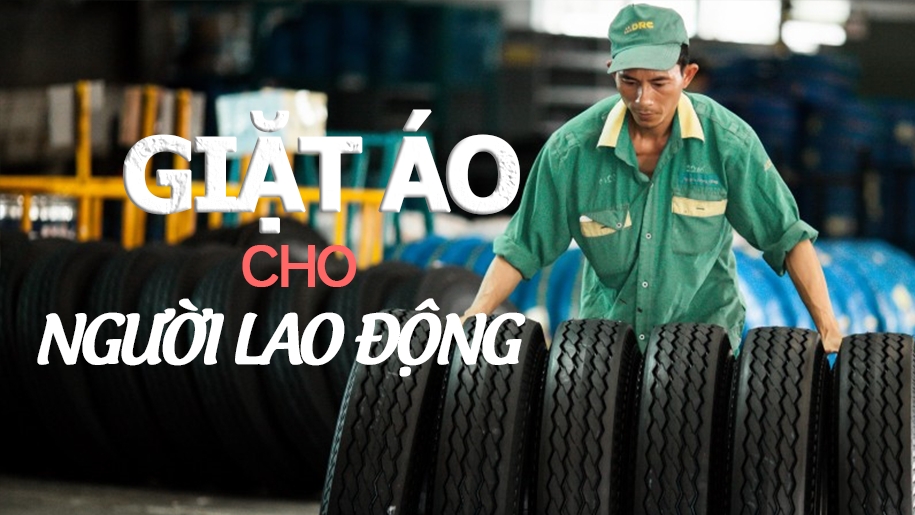 Giặt áo cho người lao động