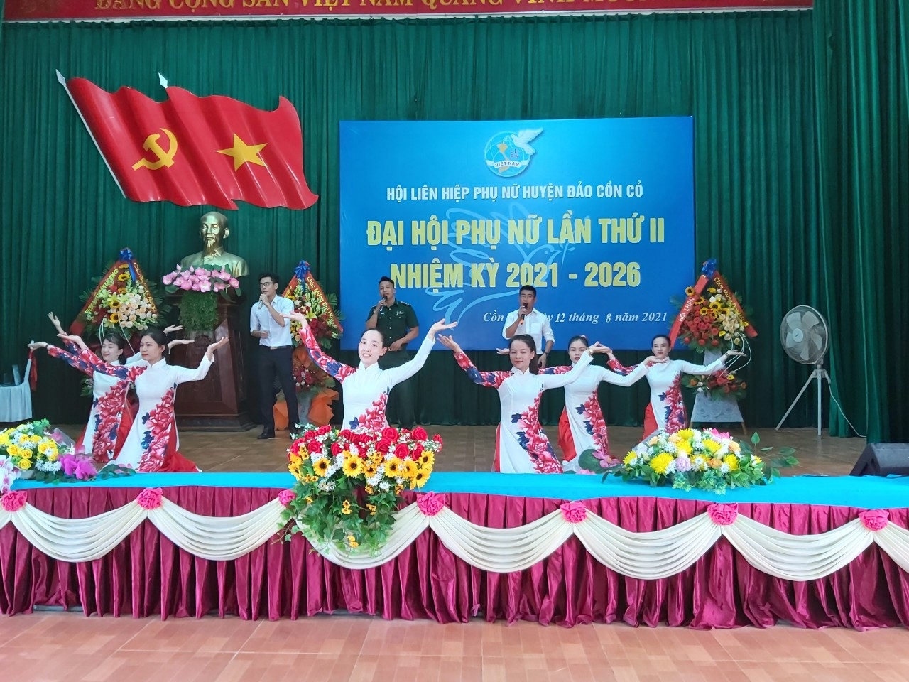 Bình minh Cồn Cỏ