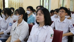 Tuyên dương 140 cháu là con đoàn viên vượt khó học giỏi