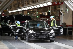 Tesla đối mặt khủng hoảng “giảm giá xe”