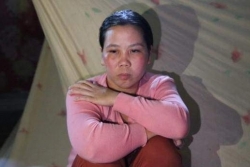 Vụ bé rơi xuống ống sâu 35m: Cha mẹ Hạo Nam ngậm ngùi đón thi thể con ngày Tết
