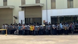 TP.HCM: 200 công nhân ngừng việc yêu cầu công ty giải quyết 9 kiến nghị