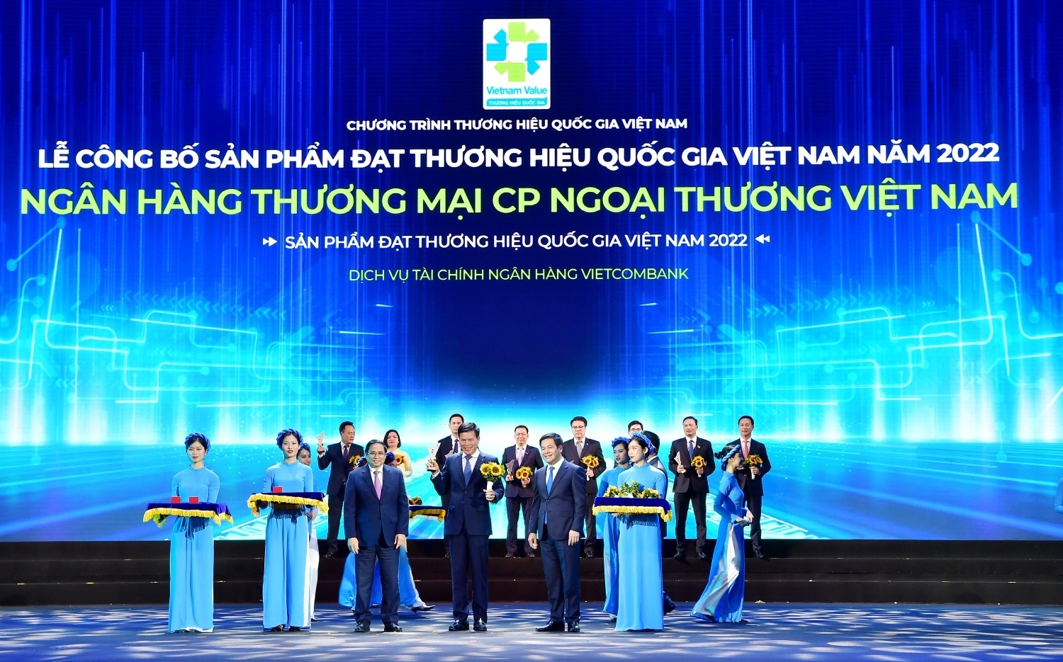 Vietcombank - xứng danh đơn vị Anh hùng