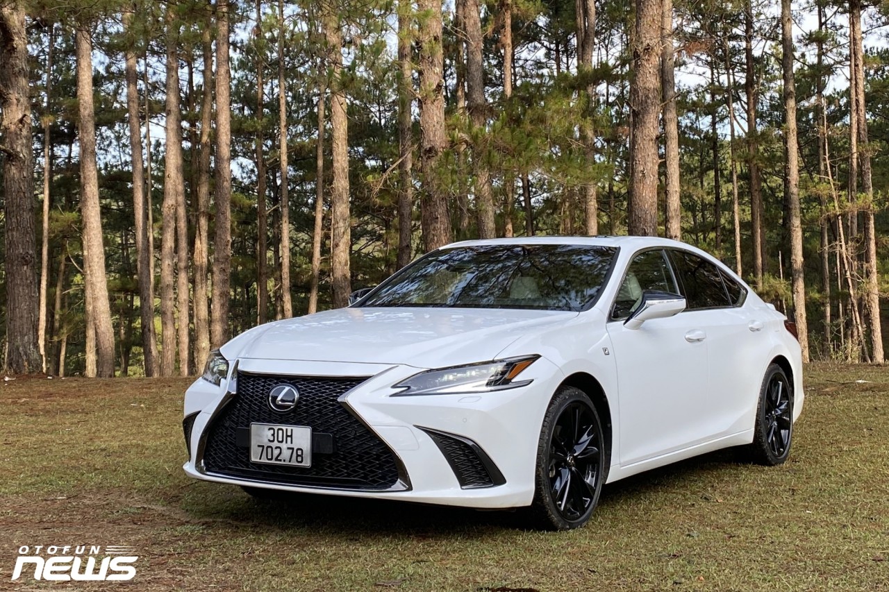 Đánh giá nhanh Lexus ES250 F-Sport