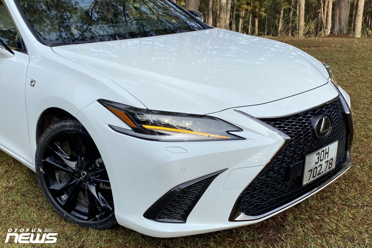 Đánh giá nhanh Lexus ES250 F-Sport