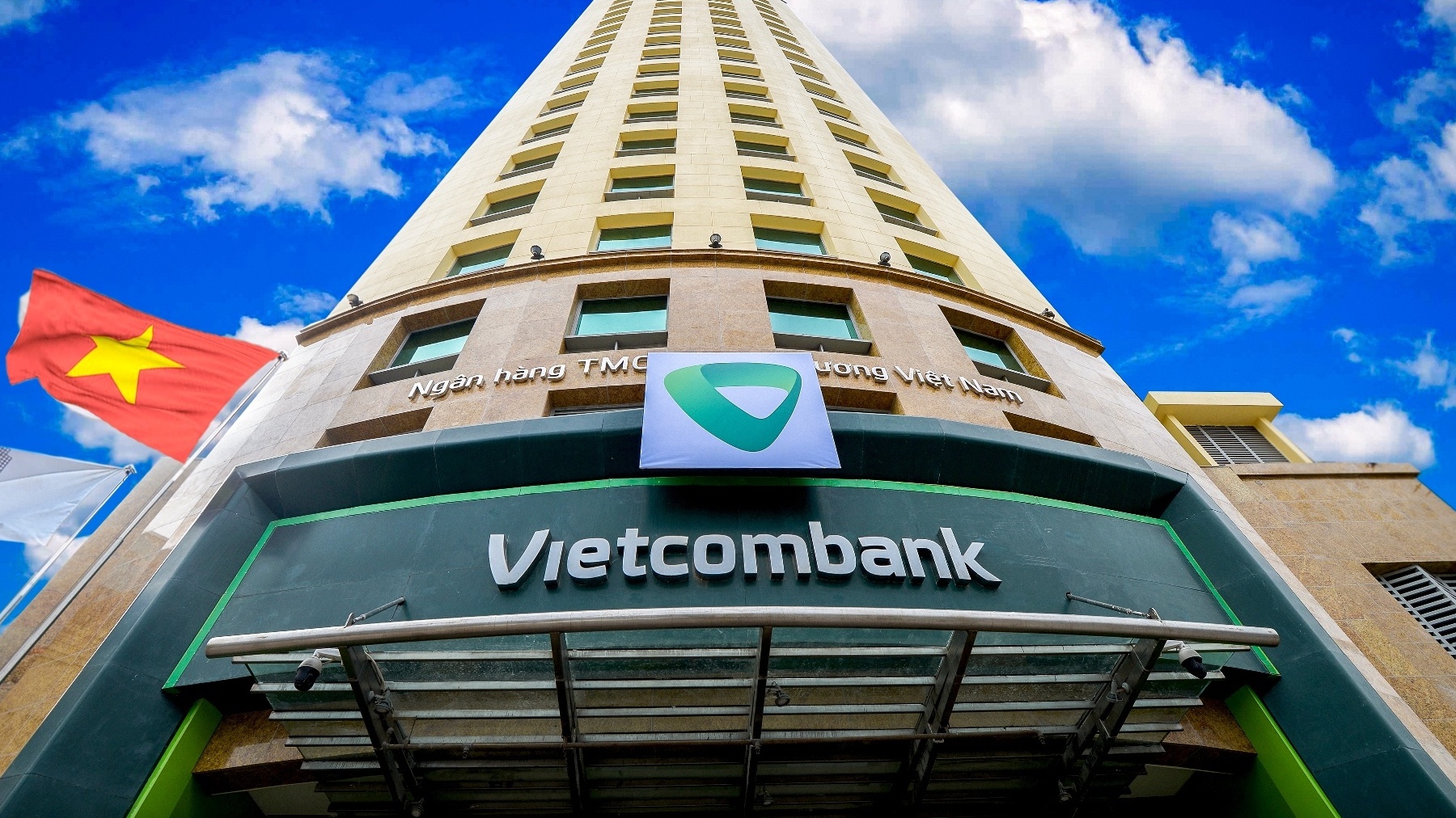 Vietcombank tiếp tục giảm đồng loạt lãi suất cho vay hỗ trợ khách hàng trong năm 2023