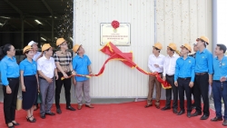 Gắn biển công trình chào mừng Đại hội Công đoàn tỉnh Thừa Thiên Huế lần thứ XV