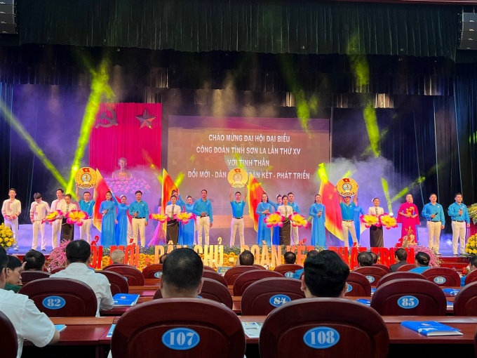 Tổng LĐLĐ Việt Nam đánh giá cao những hoạt động của Công đoàn tỉnh Sơn La Tổng LĐLĐ Việt Nam đánh giá cao những hoạt động của Công đoàn tỉnh Sơn La