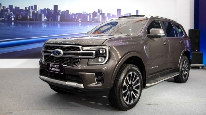 Ford Việt Nam công bố giá Ranger Stormtrak và giá Everest Platinum