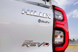 Phiên bản bán tải điện Toyota Hilux lộ diện, dự kiến bán ra năm sau