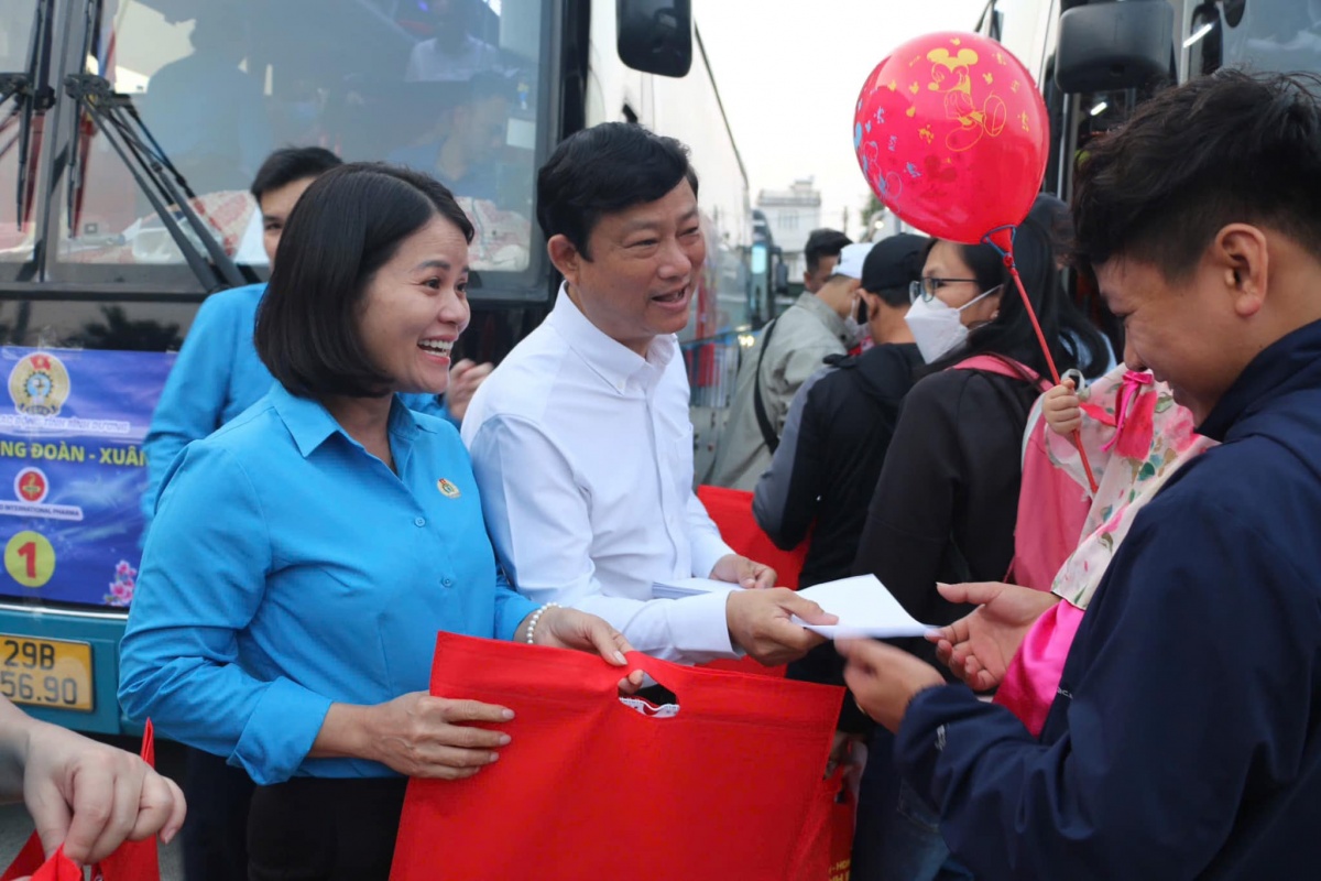 Mùa xuân trên trên vùng “tứ giác kinh tế” Đông Nam bộ