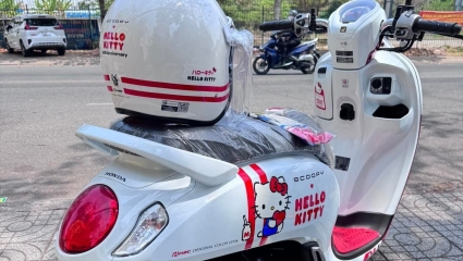 Xe tay ga giới hạn Honda Scoopy Hello Kitty, giá 89 triệu đồng tại Việt Nam