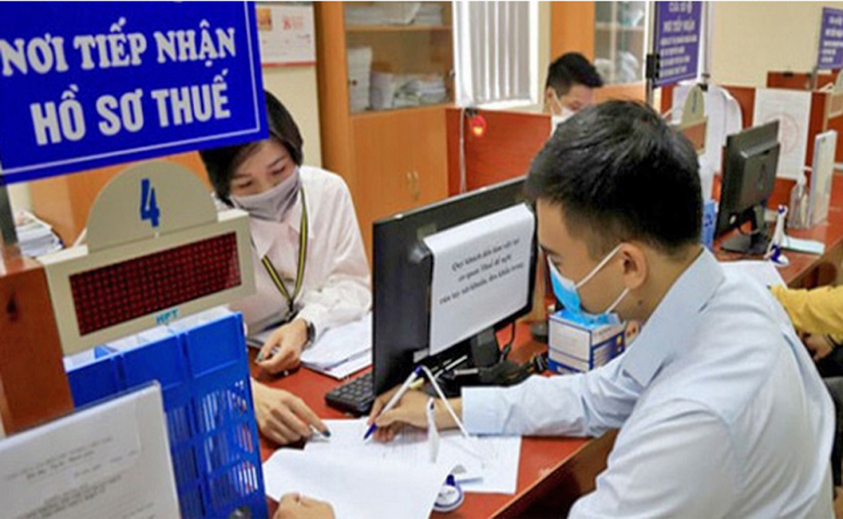 Bộ Tài chính vừa trình dự thảo Luật Thuế thu nhập cá nhân (sửa đổi), đề xuất rút gọn biểu thuế lũy tiến từ 7 bậc xuống 5, mức cao nhất 35%. Ảnh: Internet