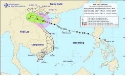 Bão số 2 giật cấp 10 sắp đổ bộ vào đất liền, mưa lớn khắp cả nước