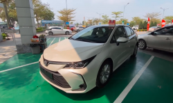 Toyota Corolla Altis giảm giá 40 triệu, chuẩn bị đón phiên bản mới