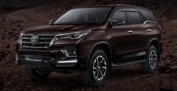 Toyota Fortuner 2022 có thêm phiên bản thể thao GR Sport