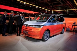 Volkwagen T7 Multivan ra mắt tại triển lãm ôtô Munich 2021