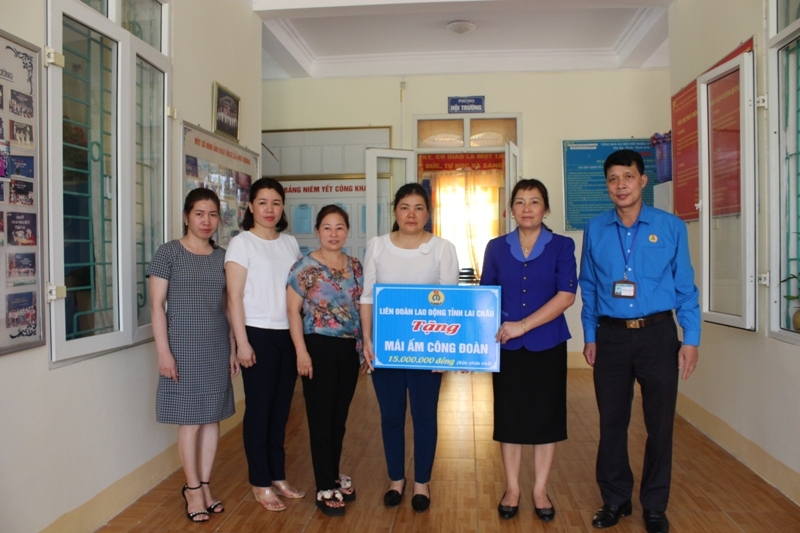 "Tôi đã có ngôi nhà mơ ước nhờ vay vốn từ quỹ Tương hỗ Công đoàn”