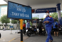 Nỗi lo “té giá theo xăng”