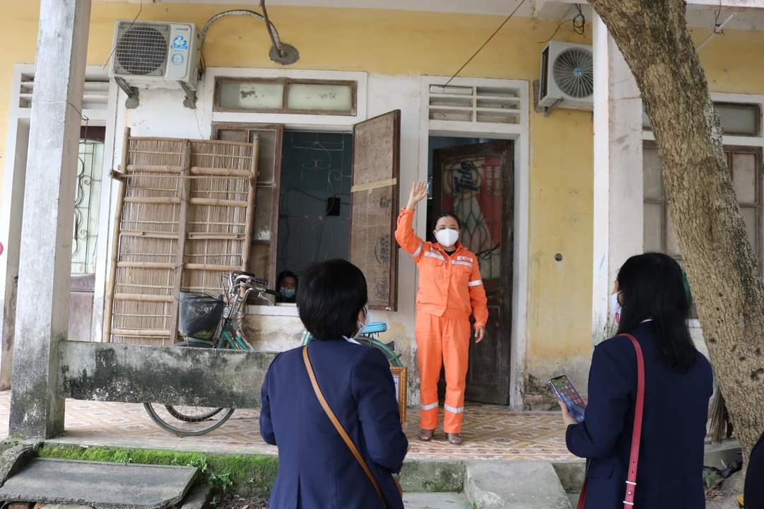 “Hôm Công đoàn đến trao số tiền ủng hộ, tôi ngậm ngùi không nói nên lời”