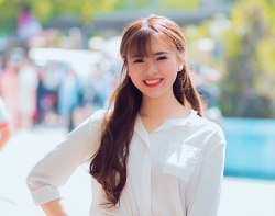 Nữ công nhân xinh đẹp học cách "sống trong công việc", vượt qua stress