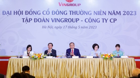 "Tương lai VinFast sẽ là mảng tốt nhất của Vingroup, không có lý do gì bán cổ phiếu VIC