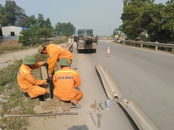 Những người công nhân thầm lặng, đảm bảo giao thông được thông suốt