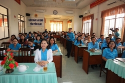 LĐLĐ tỉnh Tiền Giang: Họp mặt nữ cán bộ Công đoàn làm theo lời Bác