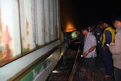 nu hanh khach vuot can ngay tren chuyen tau tu tphcm ra ha noi