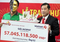 Chiếc mặt nạ, tài xế Grab và tấm vé Vietlott 57 tỷ