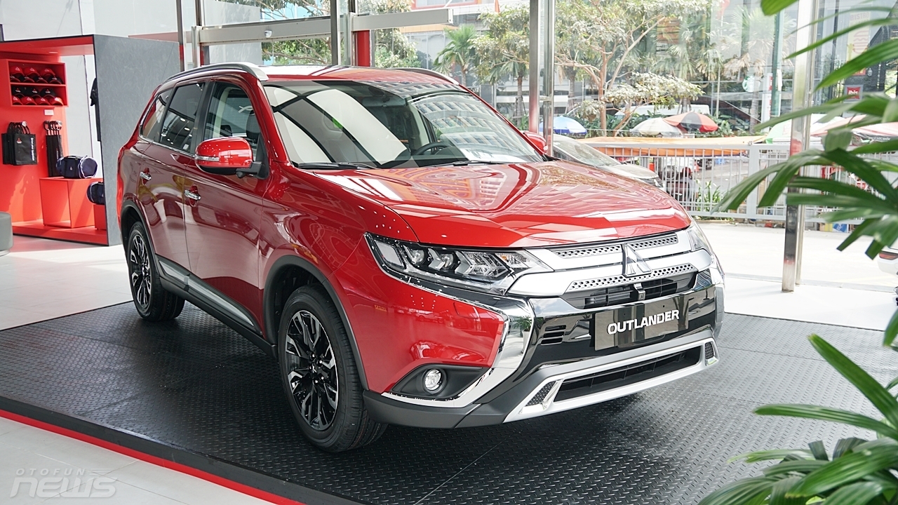 mitsubishi outlander va honda cr v ke tam lang nguoi nua can