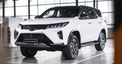 Toyota Fortuner 2021 và Toyota Innova 2021 ra mắt trực tuyến tại Malaysia