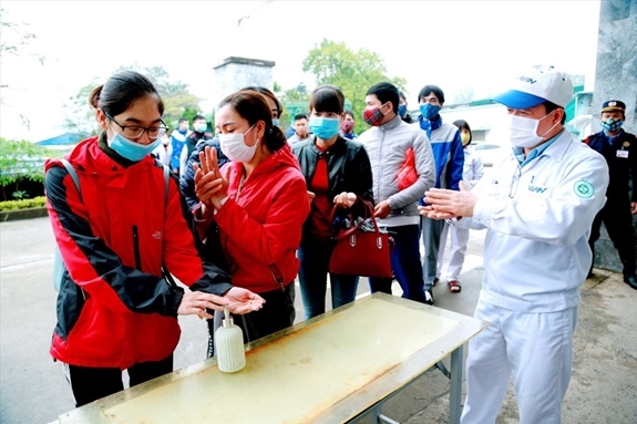 Phòng, chống dịch Covid-19, đảm bảo an toàn cho công nhân lao động về quê ăn Tết