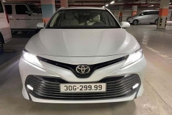 Toyota Camry biển tứ quý 9 rao bán giá ngang Lexus ES 250