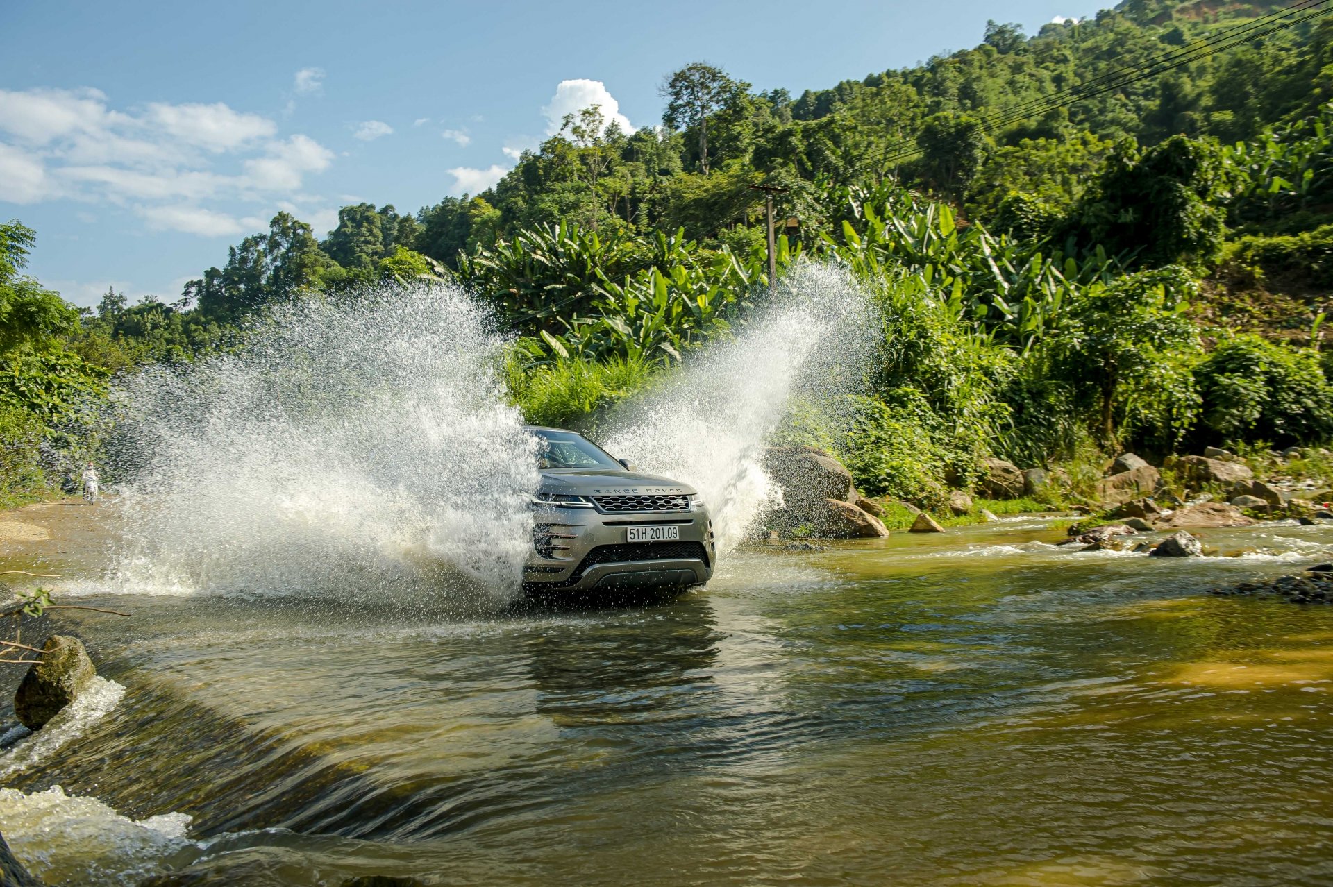 kha m pha tay ba c cu ng da n suv di a hi nh land rover