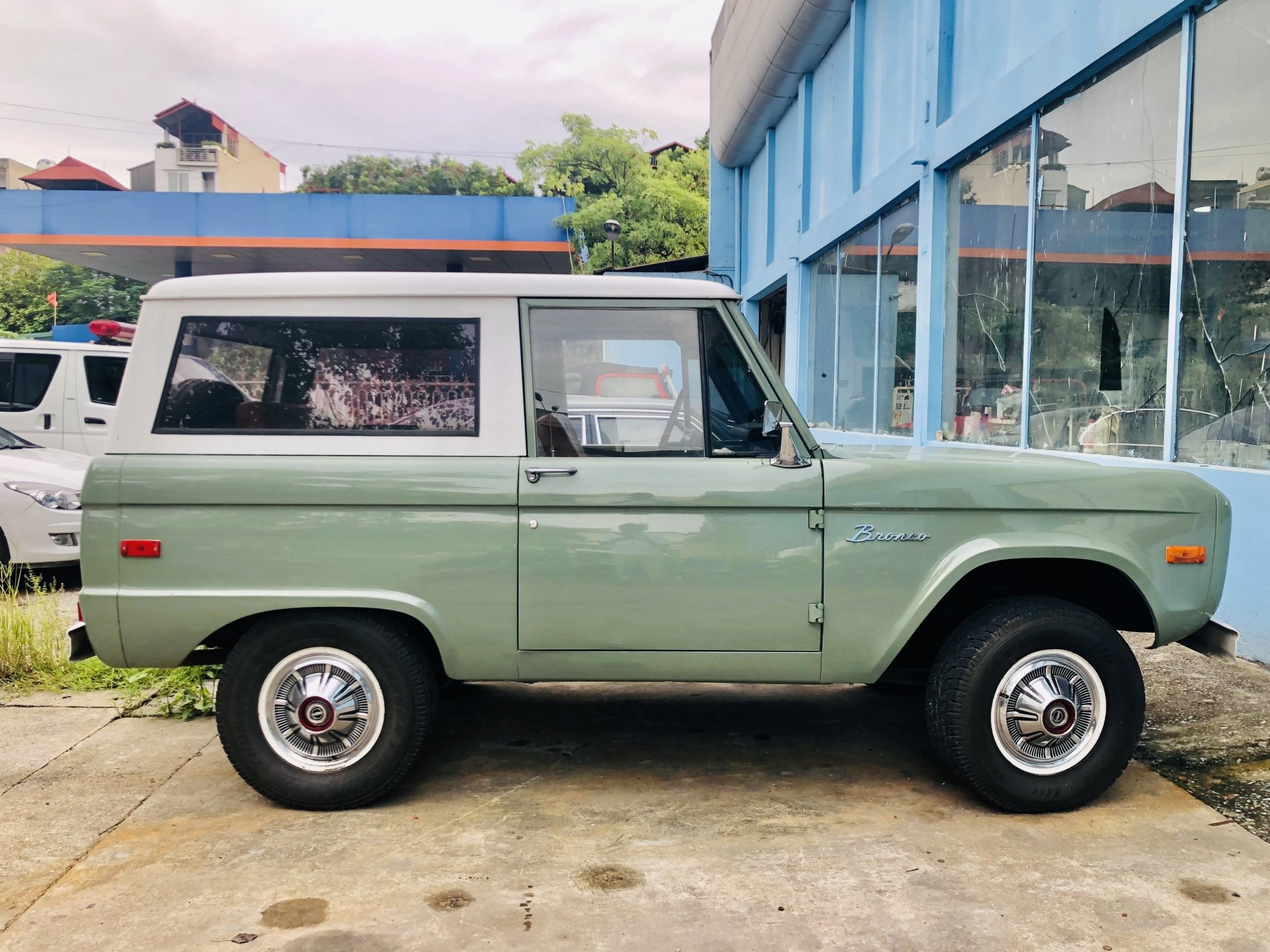 kha m pha ha ng do c ford bronco sa n xua t nam 1970