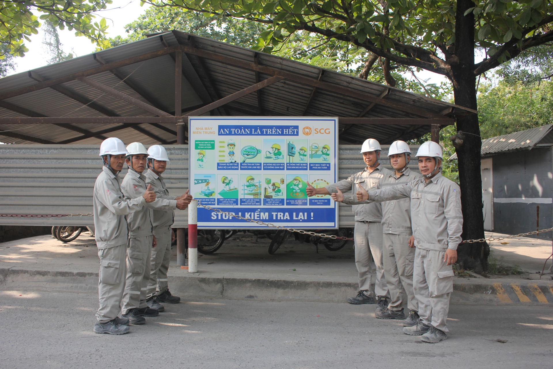 Tự hào màu áo gắn bó cả thanh xuân