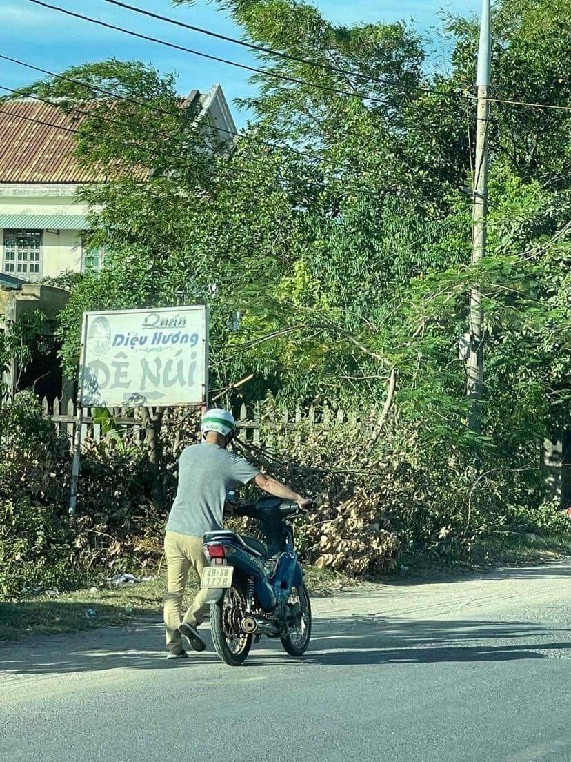 Hành trình đầu đời của cậu bé 10 ngày tuổi trở về quê tránh dịch