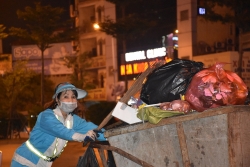 Những người giữ phố sạch sẽ trong đêm, ngay cả khi gió mùa đông bắc tràn về