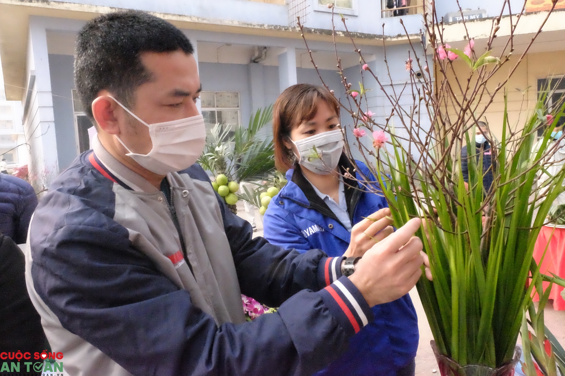 Dư âm “Tết sum vầy” tại Các khu công nghiệp - Chế xuất Hà Nội