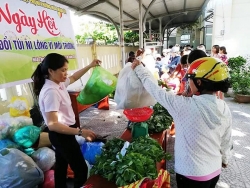 moi nguoi dan giam sat xu ly mui hoi o khu lien hop xu ly chat thai ran da phuoc