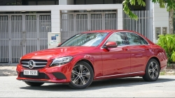 Mercedes-Benz Việt Nam tiếp tục hỗ trợ 50% phí trước bạ