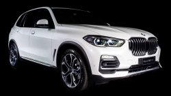 Khám phá BMW X5 phiên bản "phủ" da Alcantara chỉ 50 chiếc toàn thế giới