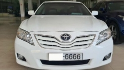 Toyota Camry 13 tuổi giữ giá nhờ biển "tứ quý 6"