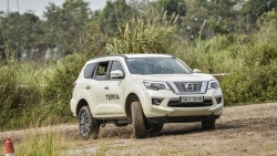 Nissan Terra phiên bản cao cấp giảm giá đến 200 triệu đồng