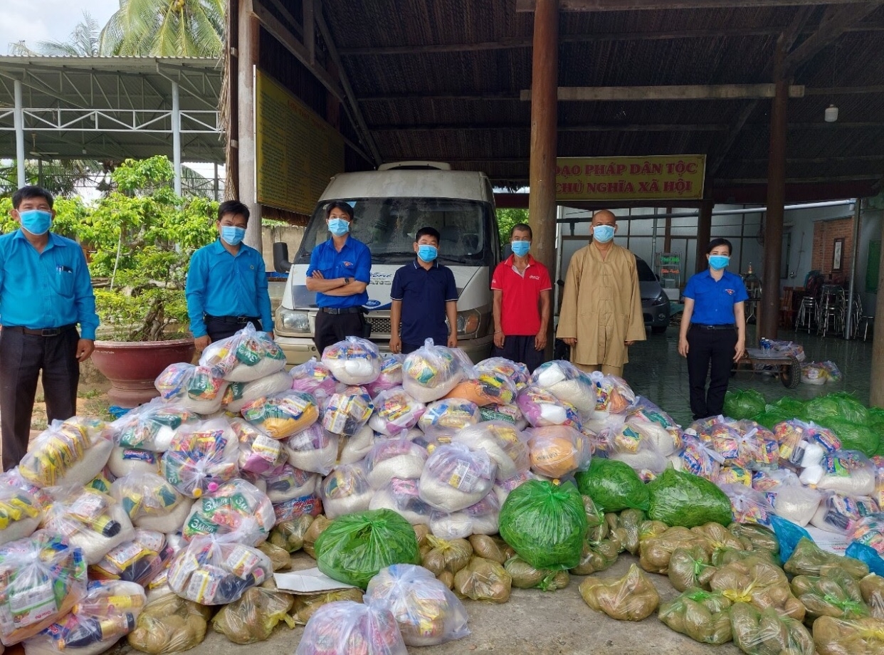 "Gian hàng 0 đồng" và cái tâm của Chủ tịch LĐLĐ huyện Châu Thành, Tiền Giang