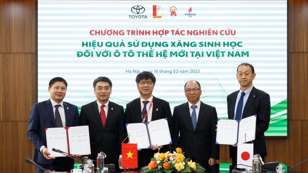 Toyota Việt Nam triển khai dự án nghiên cứu nhiên liệu sinh học
