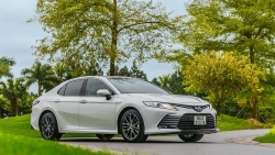 Toyota Camry 'cân' cả phân khúc sedan cỡ D