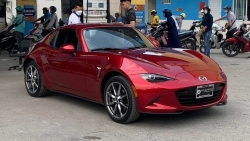 Xe thể thao Mazda MX-5 RF 2022 đầu tiên về Việt Nam