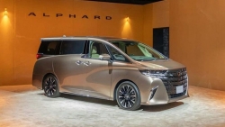 Toyota Alphard 2024 ra mắt, chuẩn mực trong phân khúc MPV cao cấp